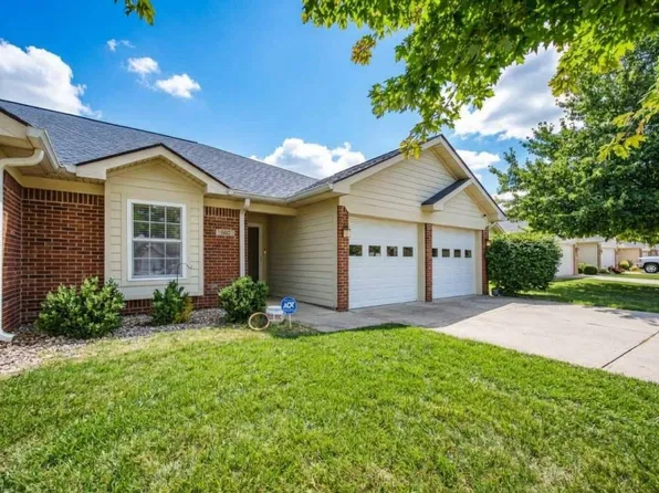 1622 Senior Ct, Shelbyville, IN 46176