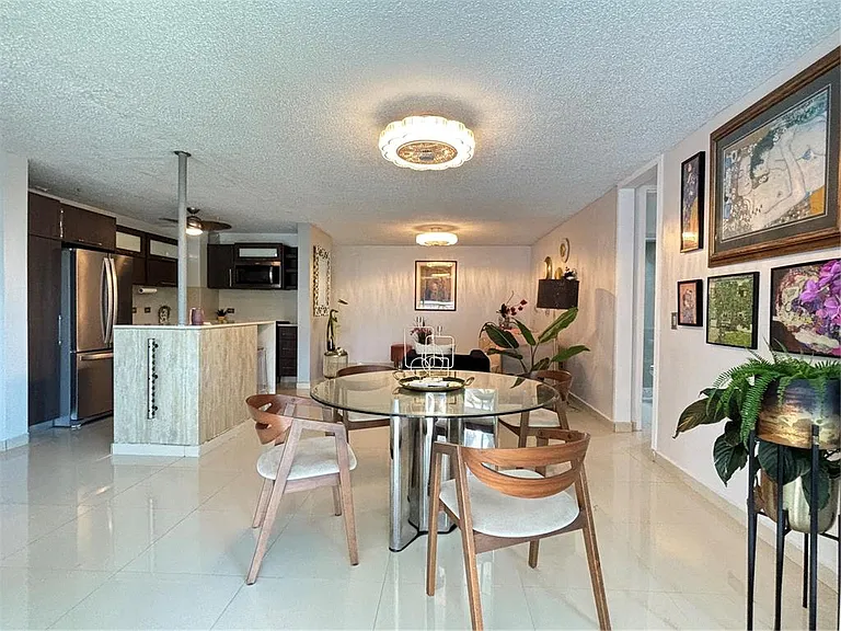 1248 Avenue Luis Vigoreaux #8 — Photo 2