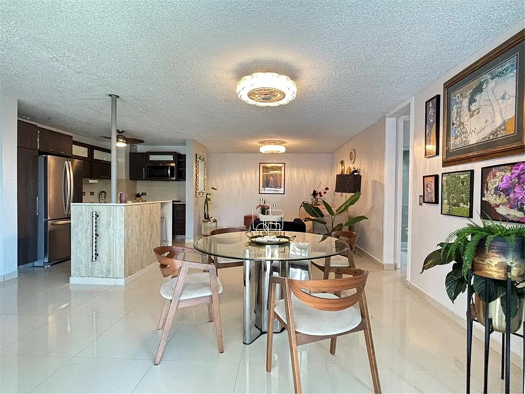 Building Photo - 1248 Avenue Luis Vigoreaux #8