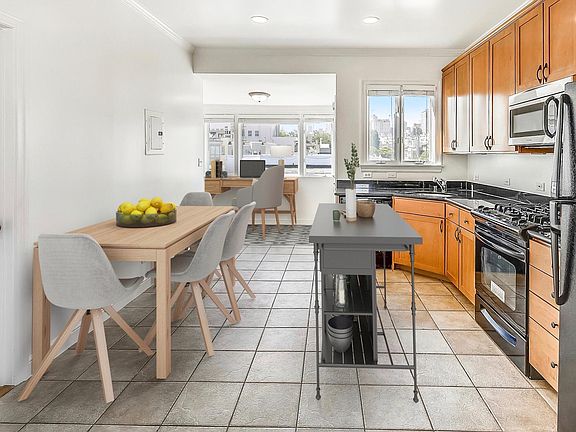4th image of 573 Lombard St
