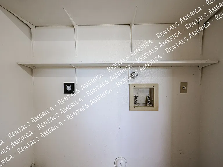 630 E Jensen St #128 — Photo 14