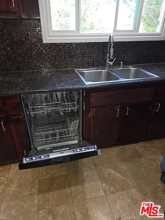1 bed, 1.0 bath, 1050 sqft, $3,695 — Photo 4