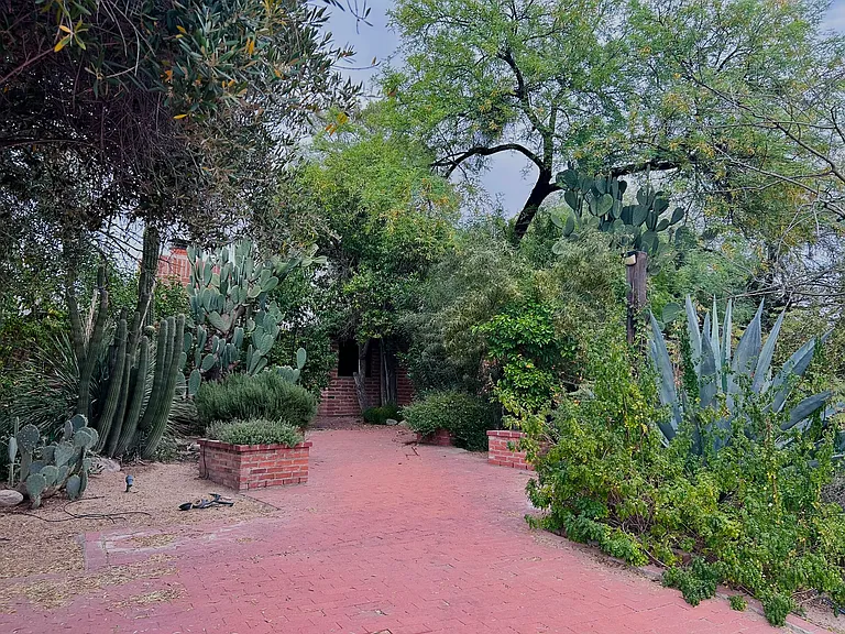 5180 E Fort Lowell Rd — Photo 1