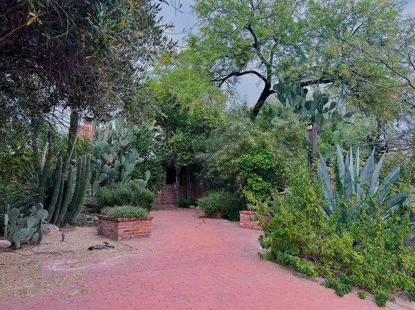 5180 E Fort Lowell Rd, Tucson, AZ 85712