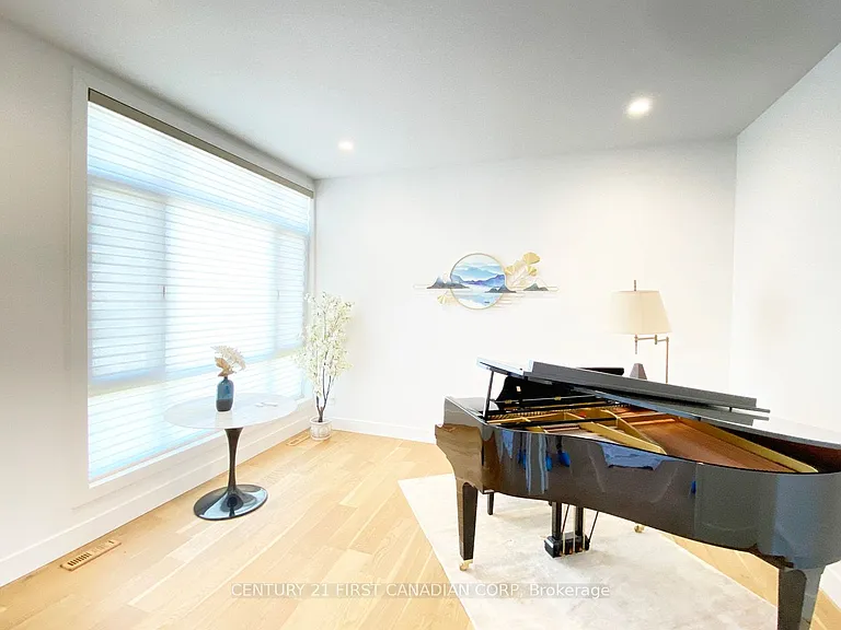 53 Edwin Dr — Photo 11