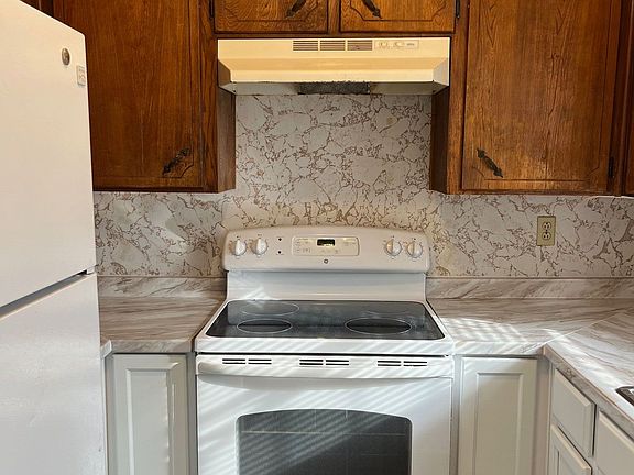 3rd image of 103 E Cardinal Ln #1
