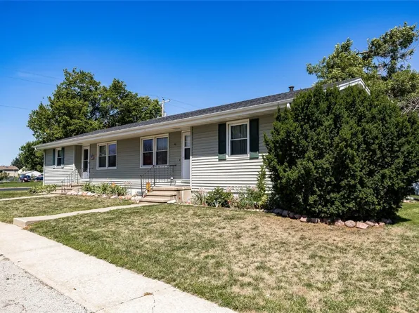48 Church St #46 & 48, Palo, IA 52324