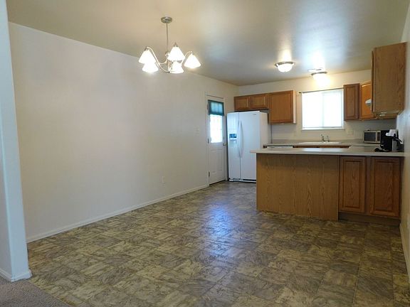 4th image of 2986 1/2 Redbud Ct