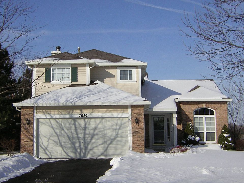 LARGE FENCED YARD!