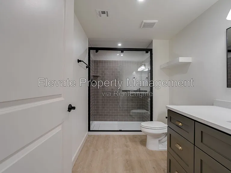 844 NW 43rd St #102 — Photo 20