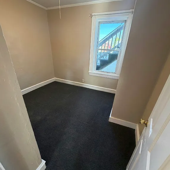 328 336 5th St Unit 1 Fall River Spacious 2 Bedroom in Corky Row Historic District! Great Location — Photo 18