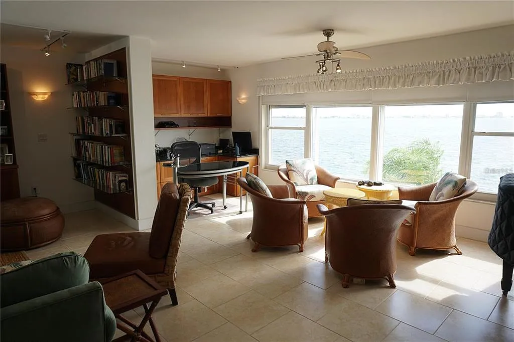 2 bed, 2.0 bath, 1450 sqft, $2,500 — Photo 4