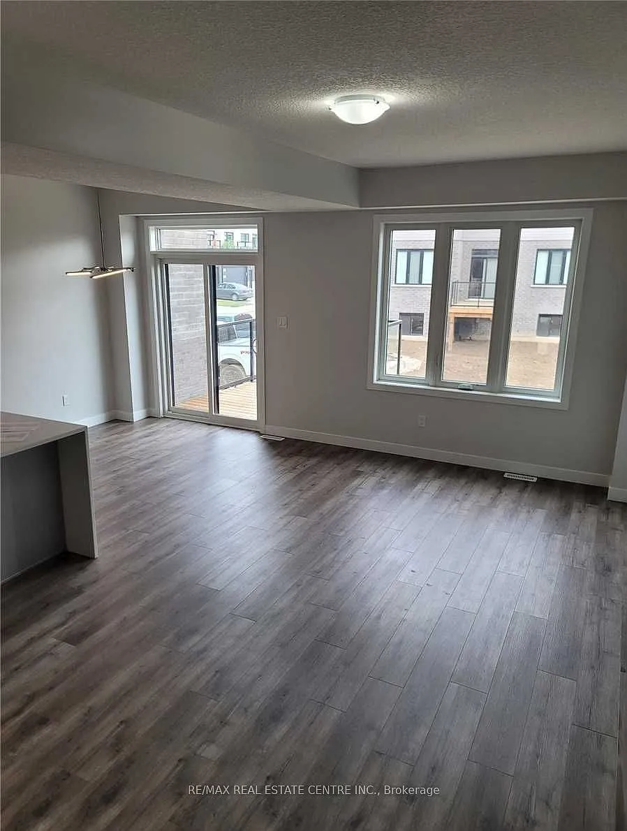 Building Photo - 3380 Singleton Ave #95