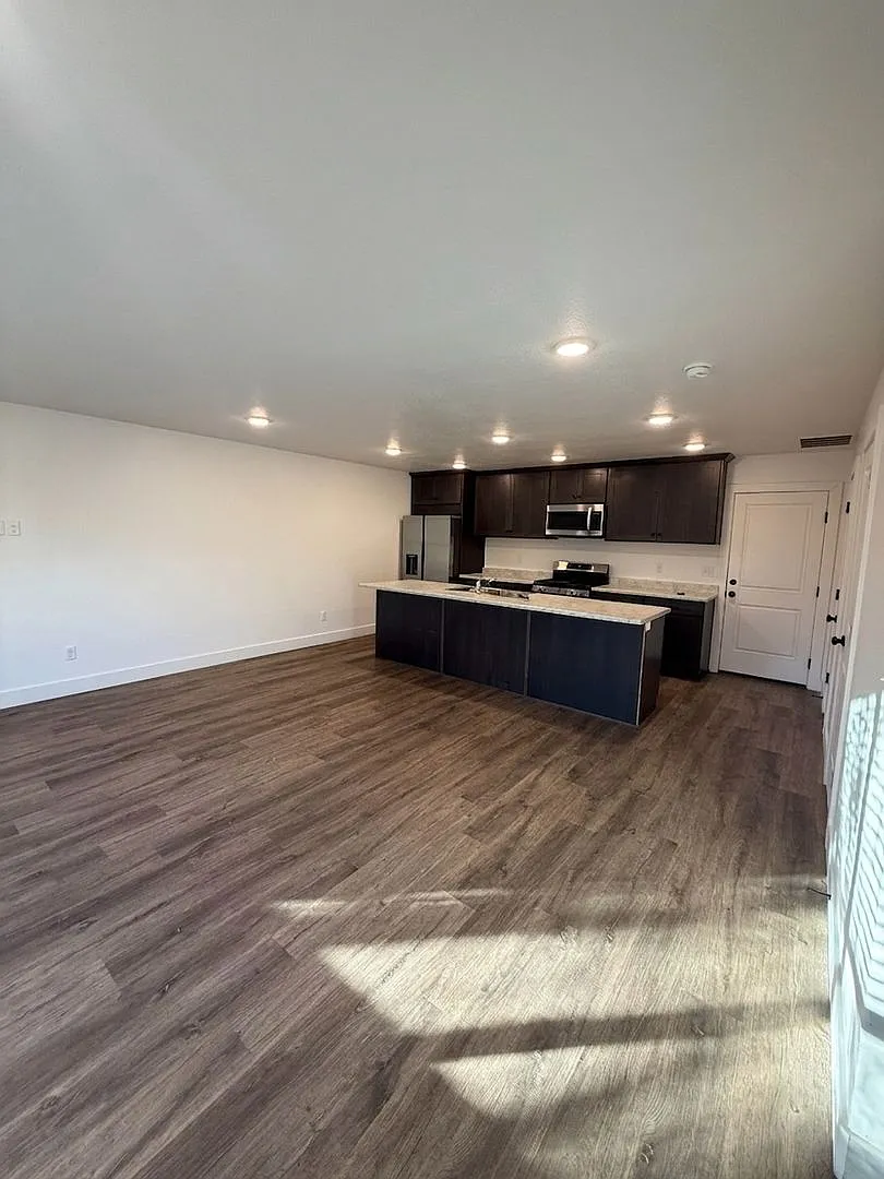 229 North Main Street — Photo 3