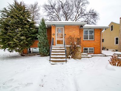 421 N 14th St, Bismarck, ND, 58501