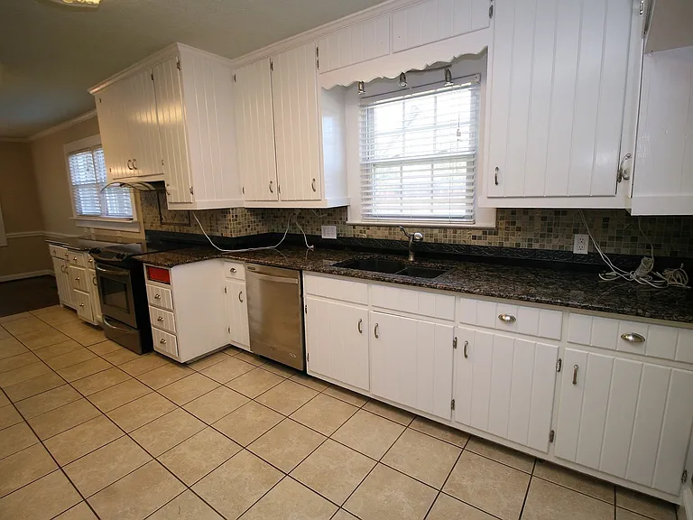 2515 Fort Bragg Rd — Photo 7