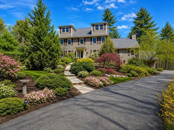 19 Pheasant Ln, Topsfield, MA 01983
