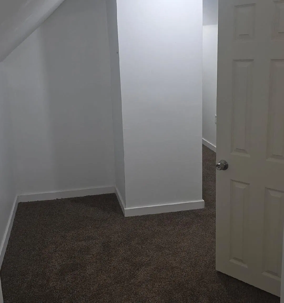5 bed, 1600 sqft, $1,800 — Photo 4