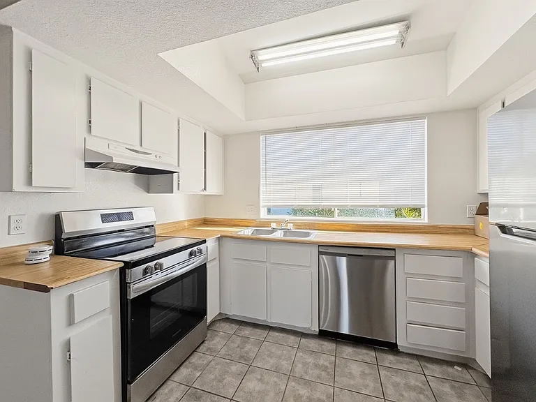 10820 N 16th Ave #4 — Photo 3