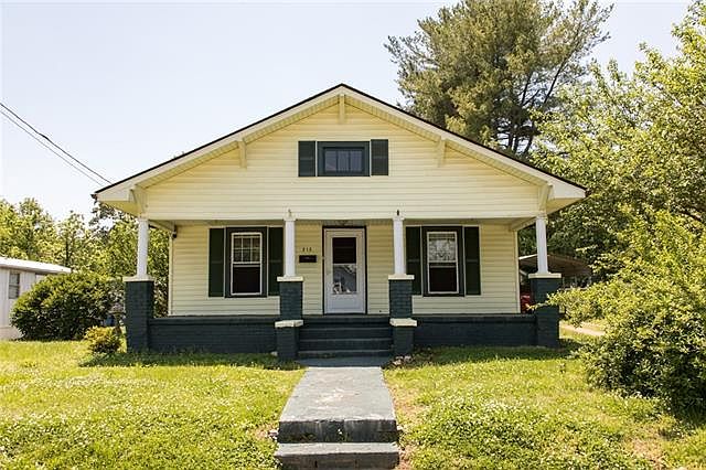 1st image of 313 Garrou Ave SE