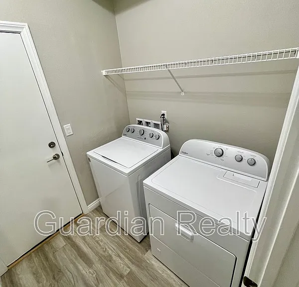 3189 Brynley Ave — Photo 7