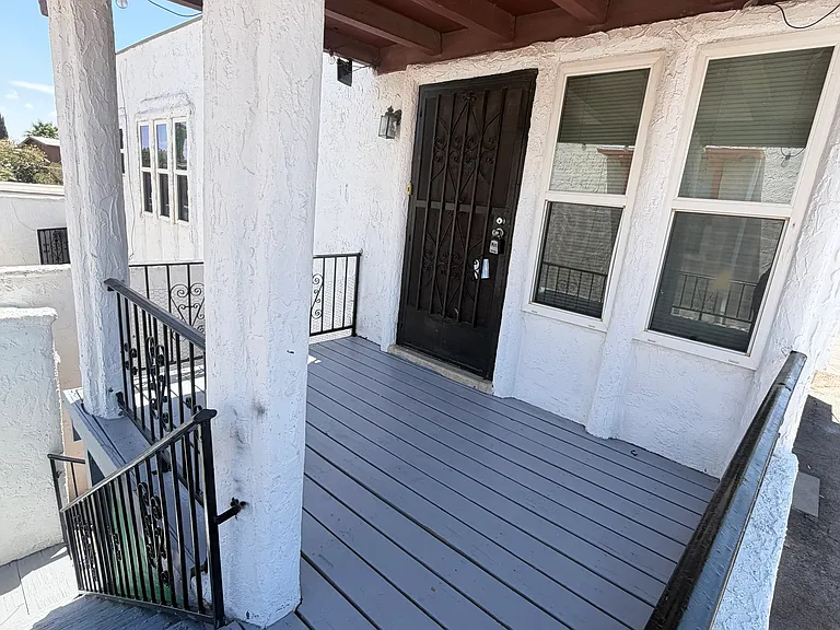 10609 Springwood Dr #D — Photo 2