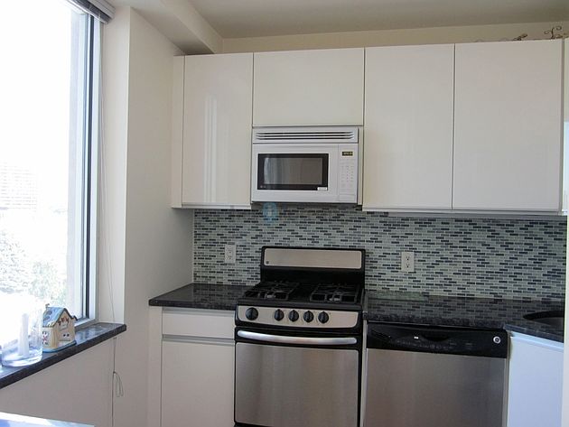 1st image of 2620 21st St #B6