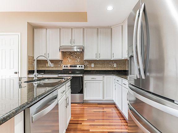 4th image of 4745 Great Heron Cir
