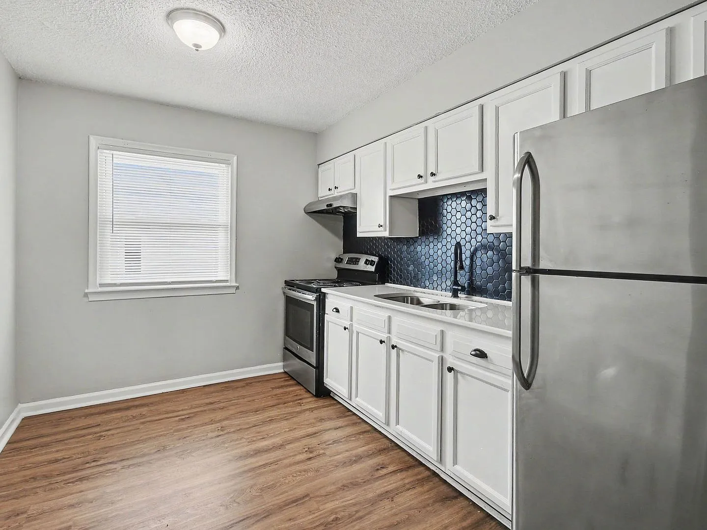 31st Street Apartment — Photo 3