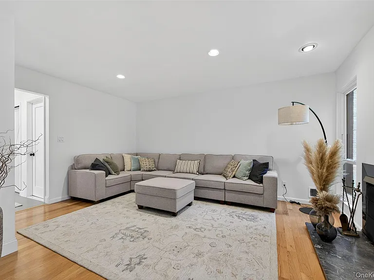 60 Wimbledon Dr #60 — Photo 8