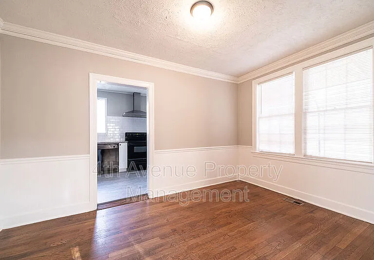 65 W Shadburn Ave — Photo 6