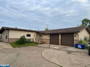 2702 Diane Ln, Hibbing, MN 55746