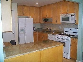 4th image of 281 Ashland Ct