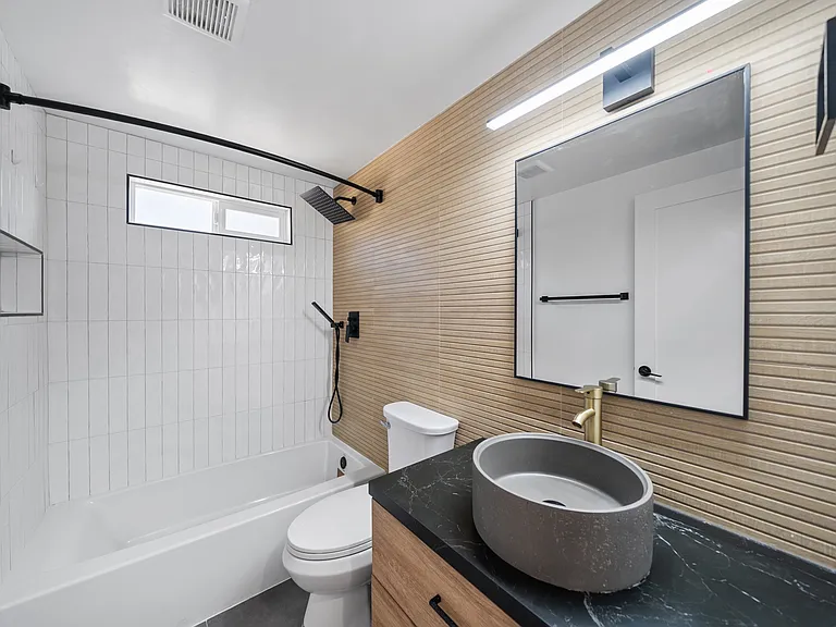 7406 Margerum Ave — Photo 11