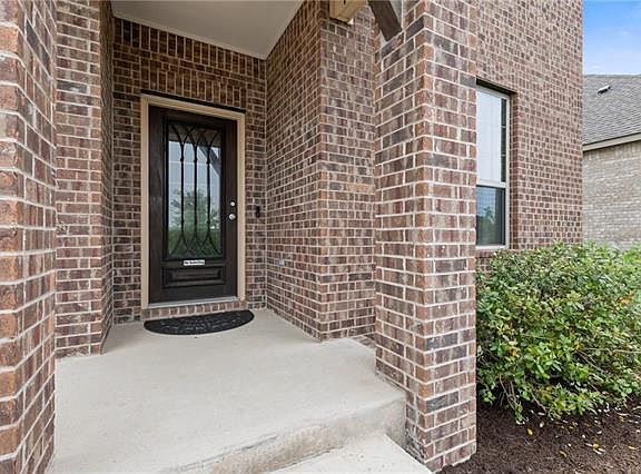 4th image of 2013 Southcreek Dr