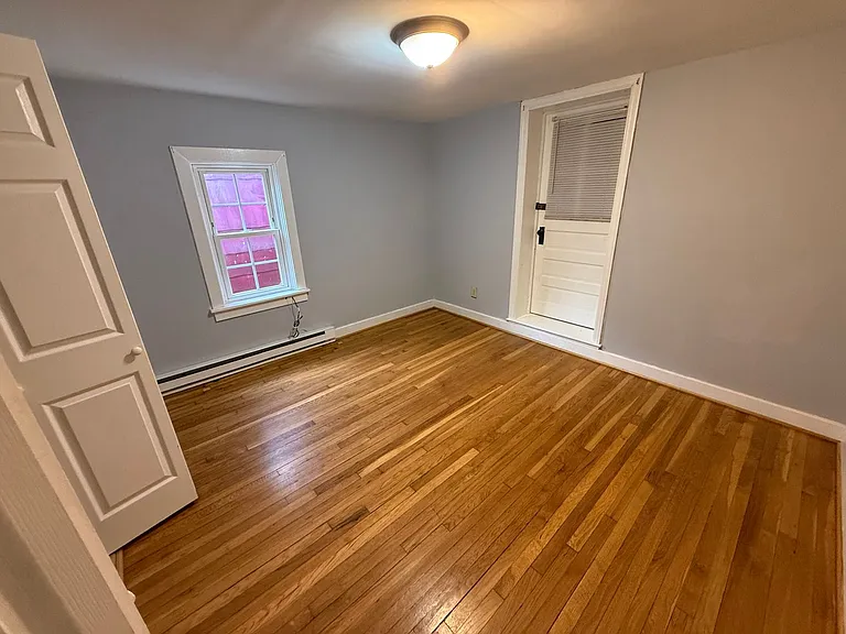 208 N Potomac St — Photo 14