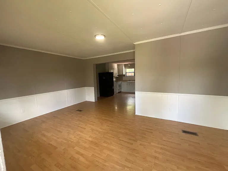 1723 W Poplar St #B — Photo 2