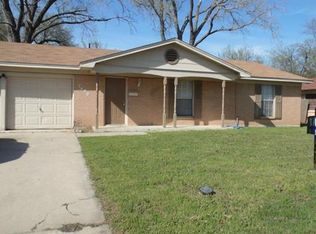 7449 Beckwood Dr, Fort Worth, TX 76112