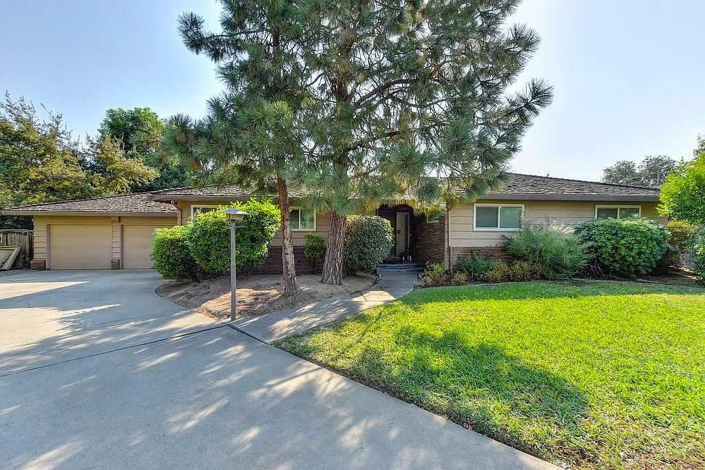1452 Engberg Ct photo 1