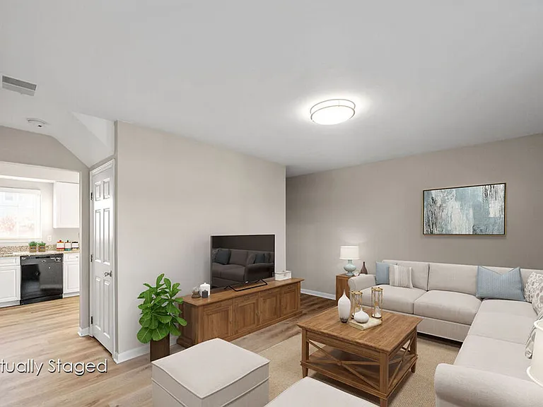 Donovan Townhomes — Photo 2