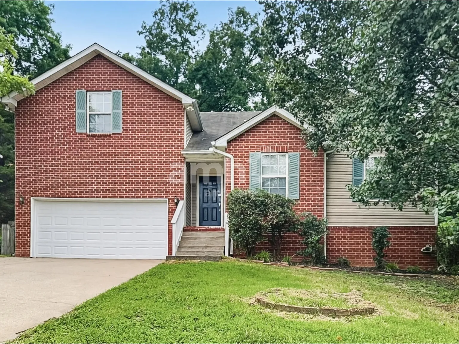 3 bed, 2.0 bath, 1734 sqft, $2,330 — Photo 1