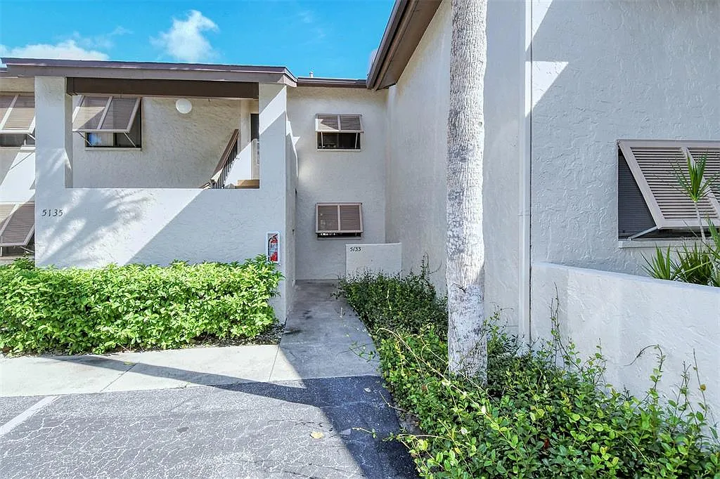 2 bed, 2.0 bath, 1145 sqft, $1,795 — Photo 1