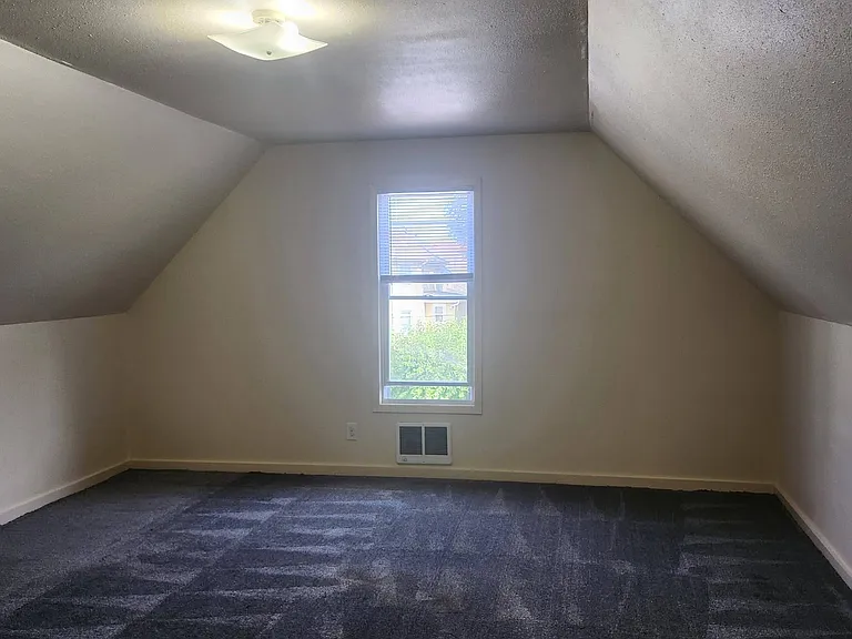 1707 Laird St — Photo 8