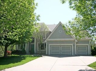 709 SW Forestpark Ln, Lees Summit, MO 64081