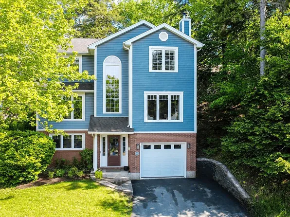 20 Dickson Ave, Halifax, NS B3M 2W3
