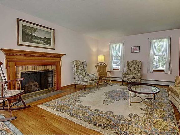 Living Room/FP. Hardwoods