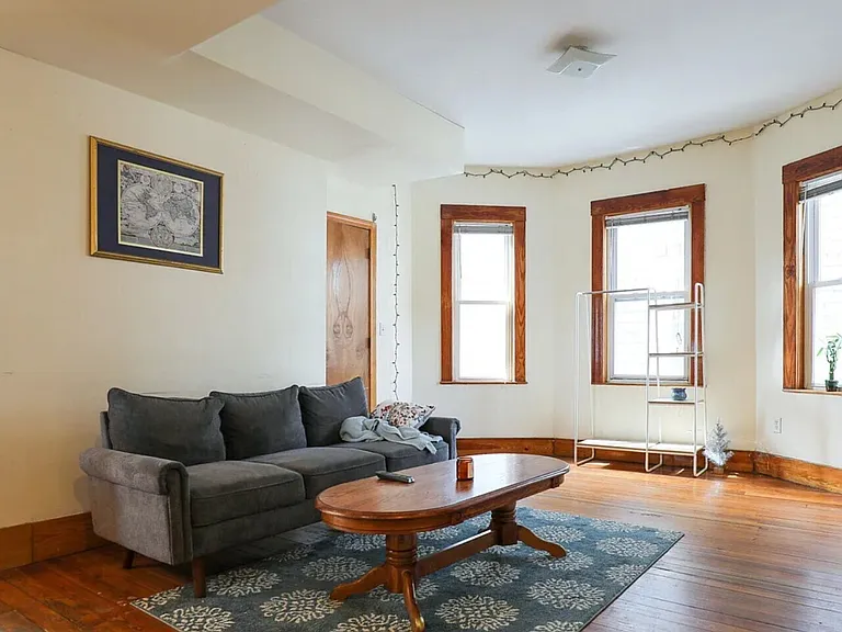 346 Faneuil St #3 — Photo 4