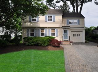 28 Reynen Ct, Ridgewood, NJ 07450