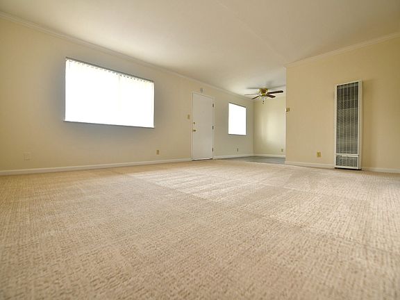 4th image of 524 E 17th St APT 16