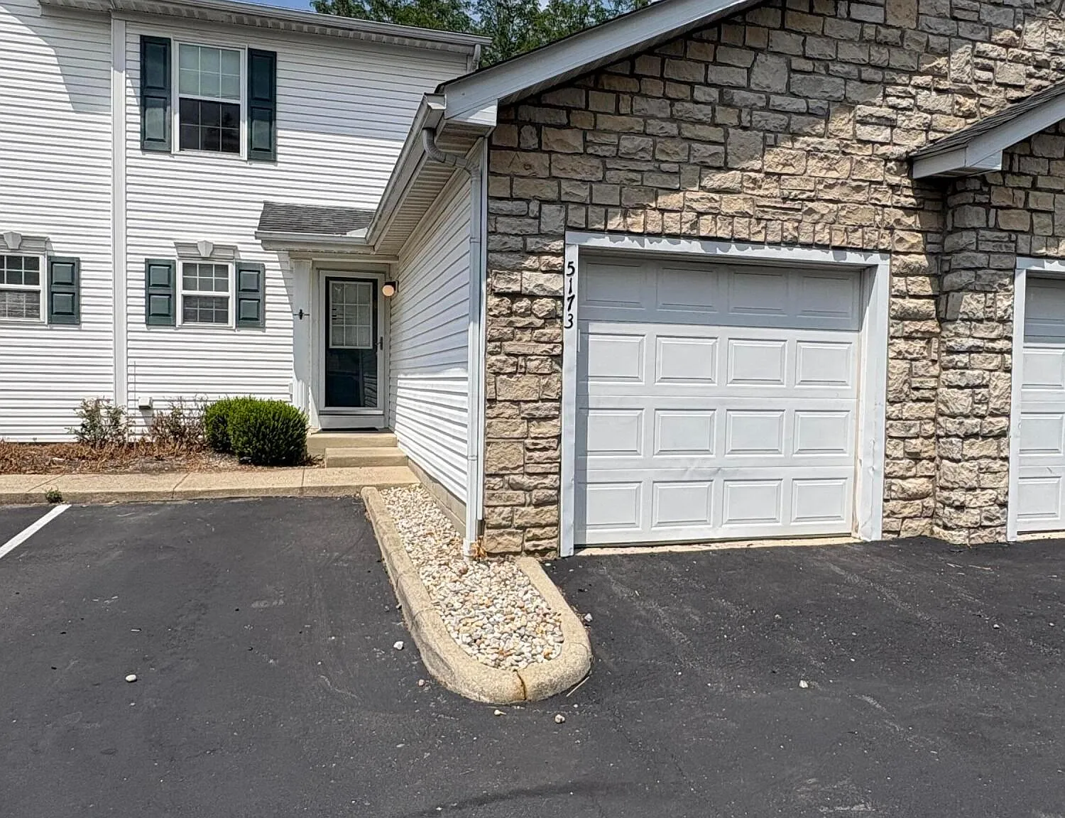 2 bed, 2.5 bath, 1280 sqft, $1,800 — Photo 1